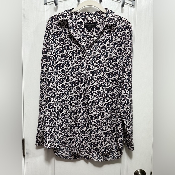 Banana Republic blouse boyfriend Fit navy pink Floral Button Down Top women’s M - Picture 1 of 16